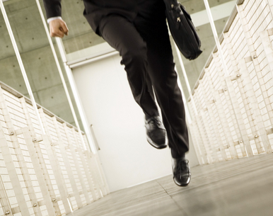 正保下一步：发展移动端、开放平台、实务培训