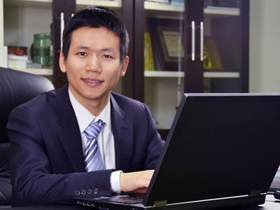 张邦鑫成马云湖畔大学二期学员，唯一一位教育行业代表