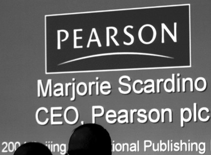 培生发全年业绩预警：因重组费用致运营利润下滑